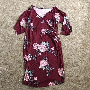 SizeLarge maternity / nursing floral dress
